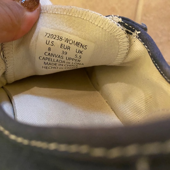 Women’s Levi’s Converse Style Low Top Casual Sneakers - Picture 3 of 5